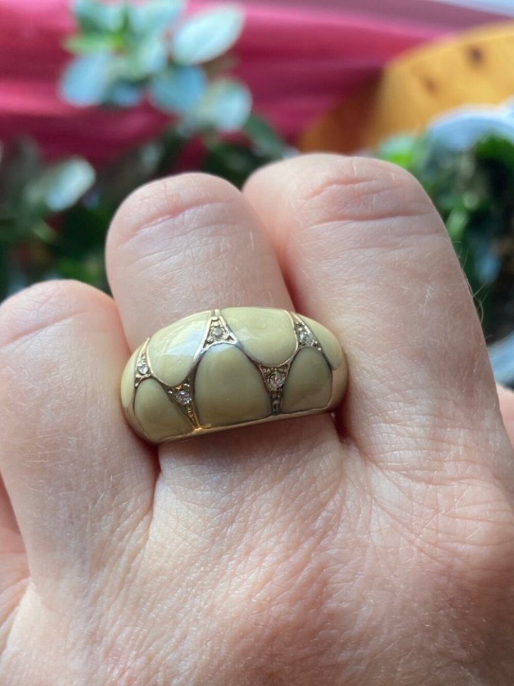 Avon NRT cream enamel dome ring (size 10)